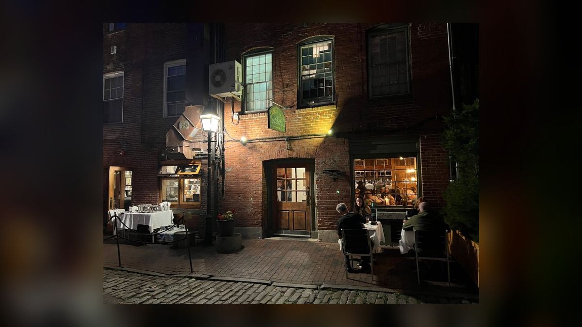 Top 10 Places to Dine in Portland, Maine for Lobster Rolls in 2027 — figure 6
