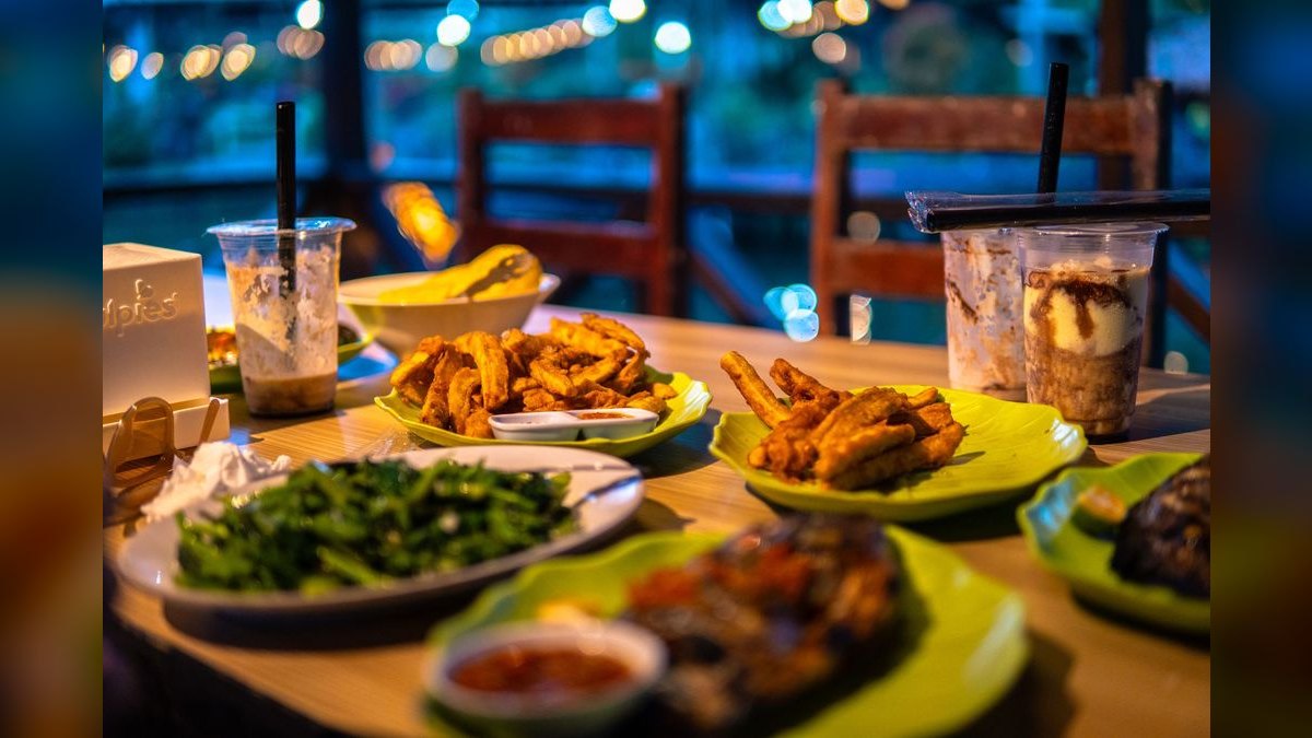 How much does Dining cost in 2027 — figure 6