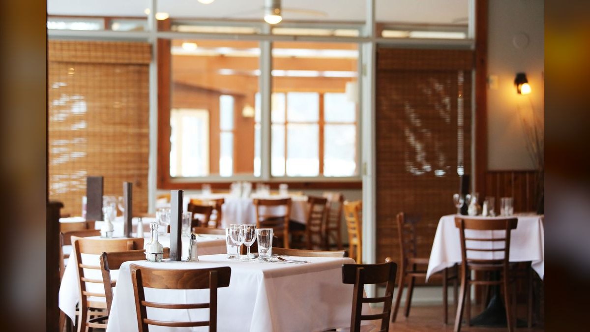 What should you know before investing in Dining in 2027 — figure 2