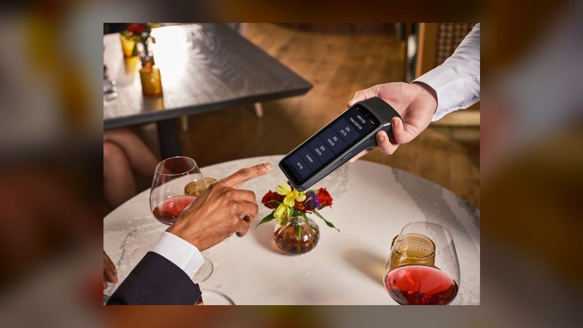 How much should I tip for dining in 2027 — figure 1
