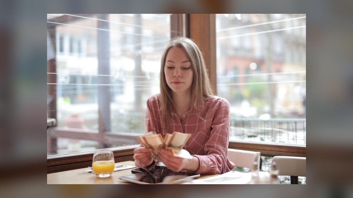 How to save money on dining out in 2027 — figure 7