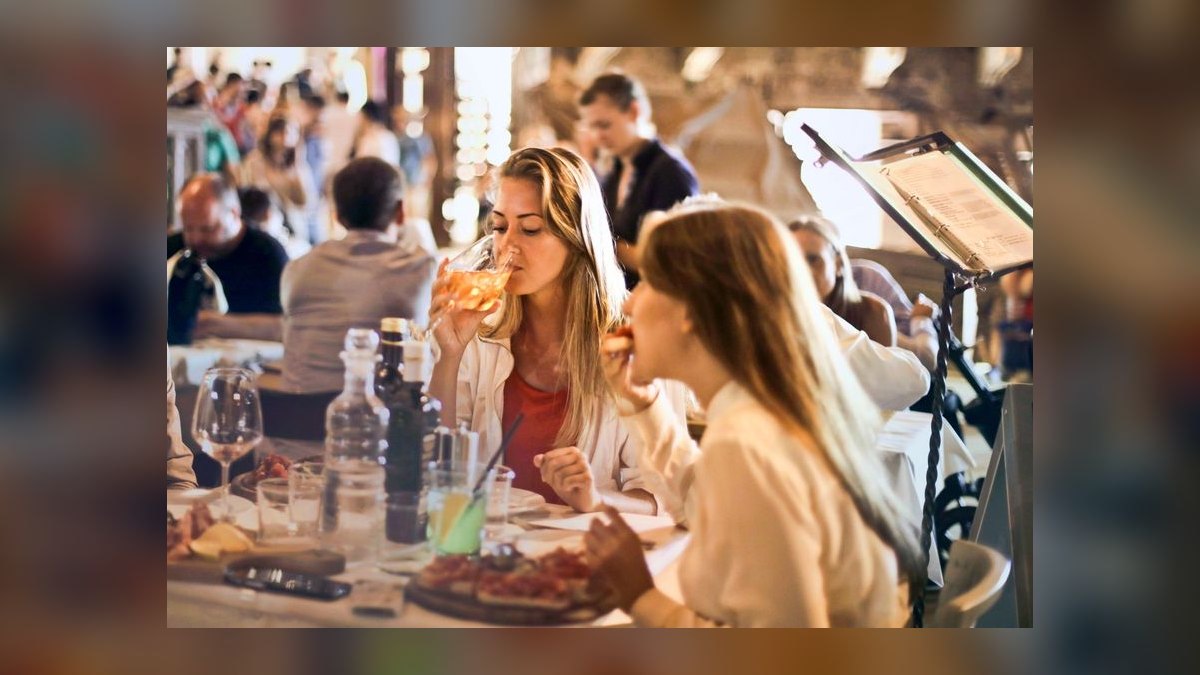 How to save money on dining out in 2027 — figure 9
