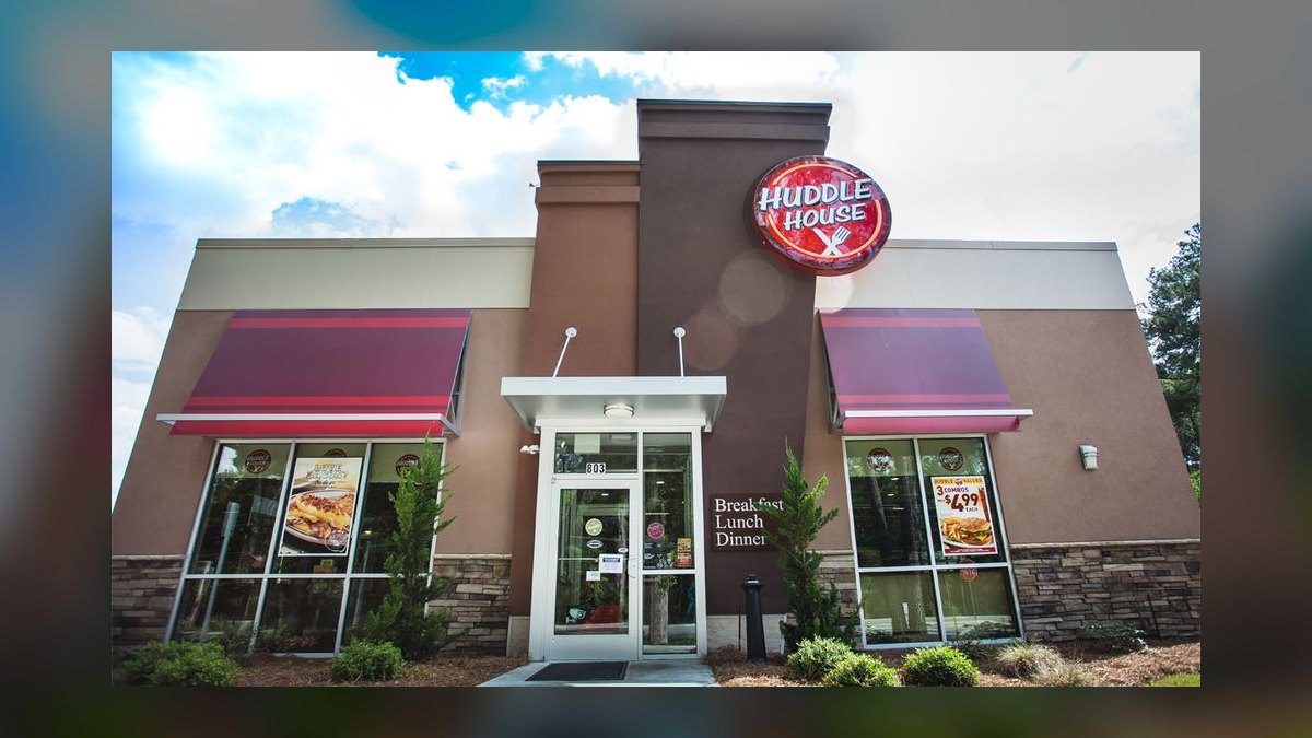 Should I open or buy an El Pollo Loco franchise in 2027?