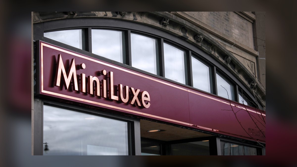 Should I open or buy a MiniLuxe franchise in 2027 — figure 1