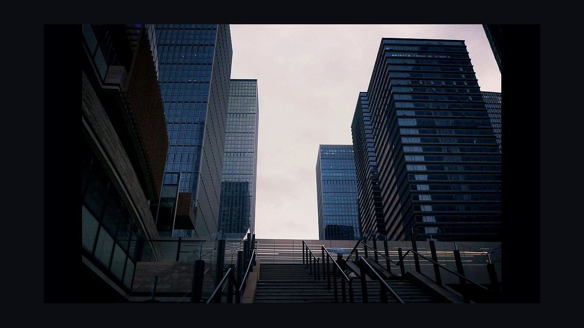 Should I open or buy an Office Evolution franchise in 2027?