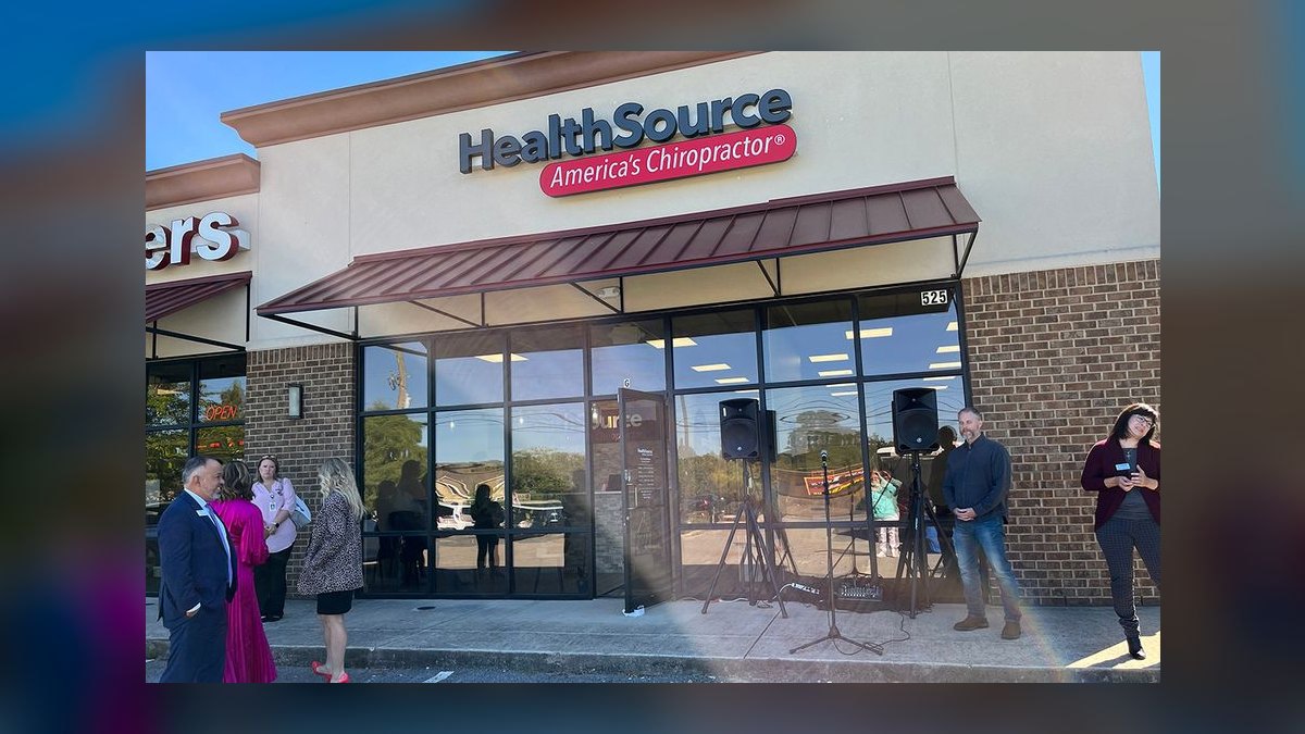 Should I open or buy a HealthSource Chiropractic franchise in 2027 — figure 1