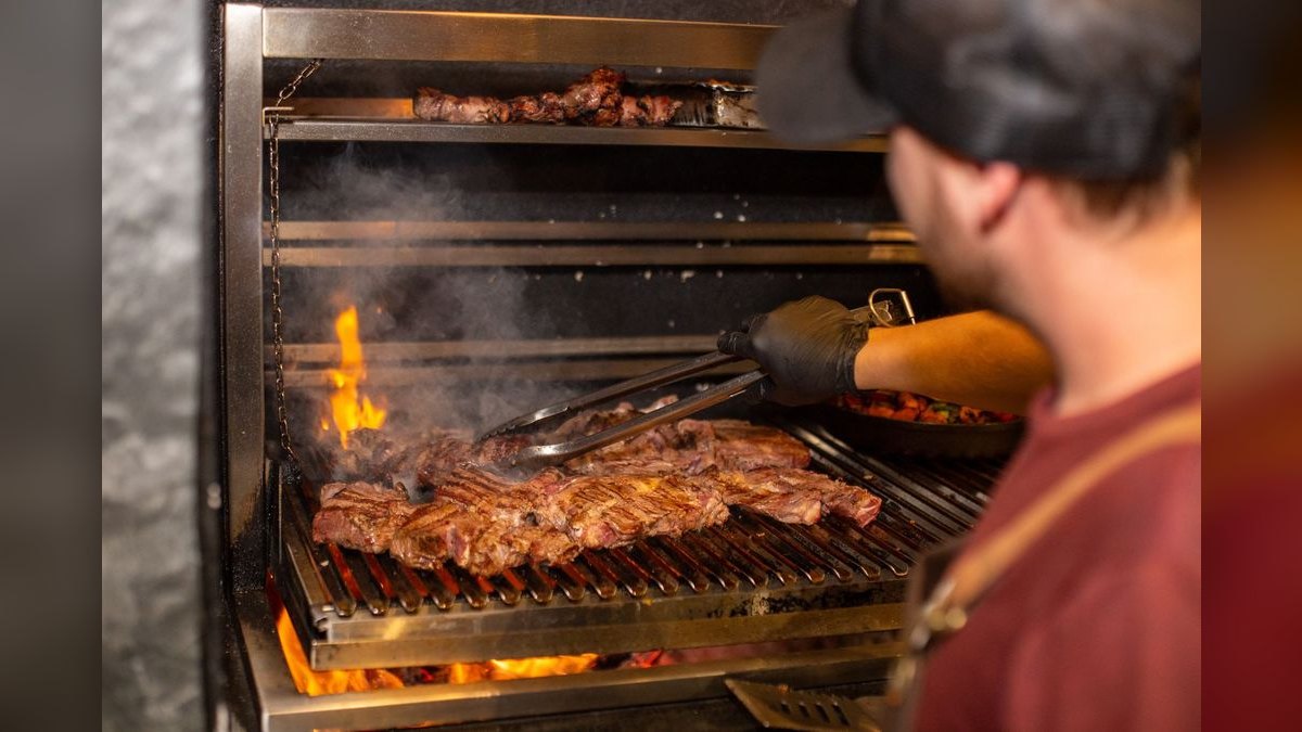 Should I open or buy a Steak Escape franchise in 2027?