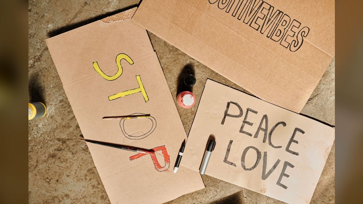 Should I open or buy a Peace Love and Little Donuts franchise in 2027 — figure 1