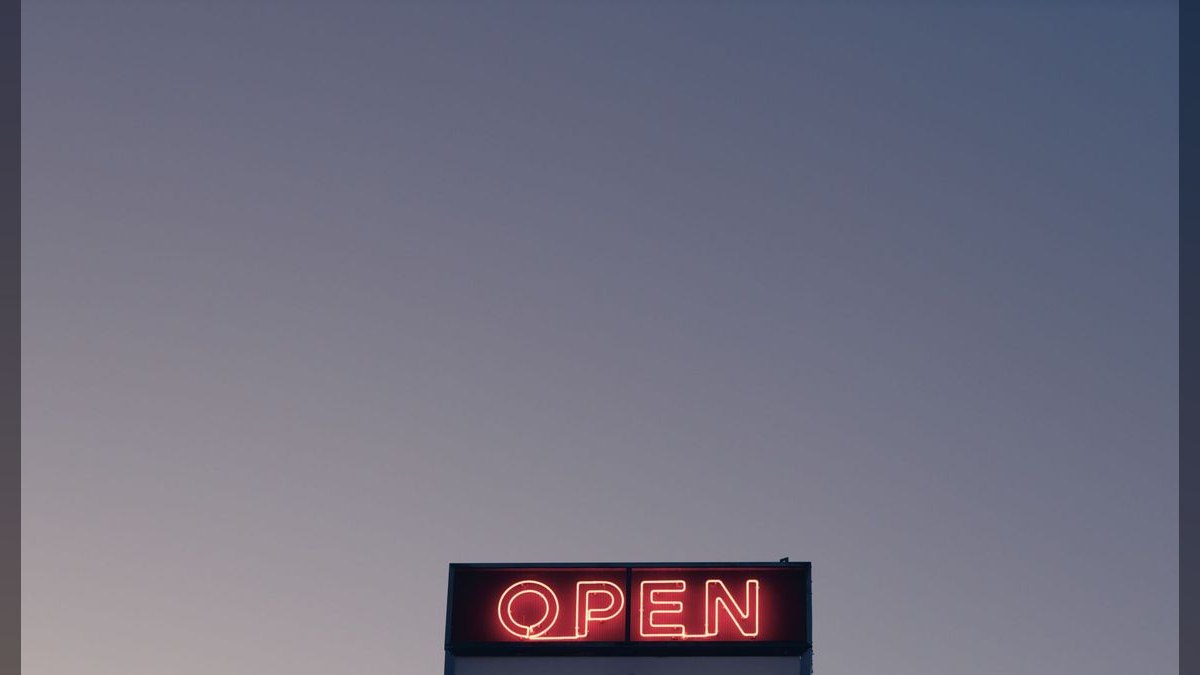 Should I open or buy a CARSTAR franchise in 2027?