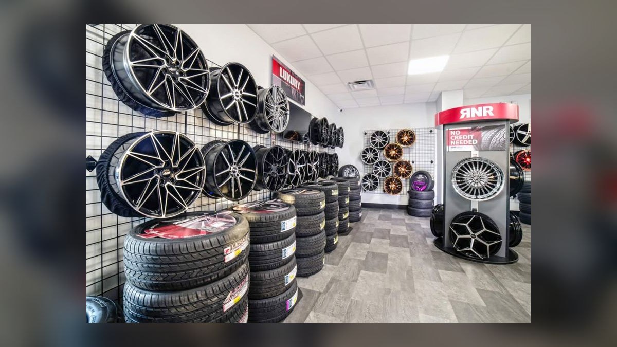 Should I open or buy a RNR Tire Express franchise in 2027 — figure 1