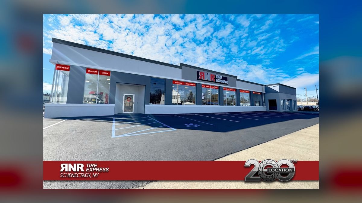 Should I open or buy a RNR Tire Express franchise in 2027 — figure 2