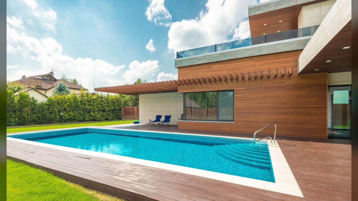 Should I open or buy a Pool Scouts franchise in 2027 — figure 1