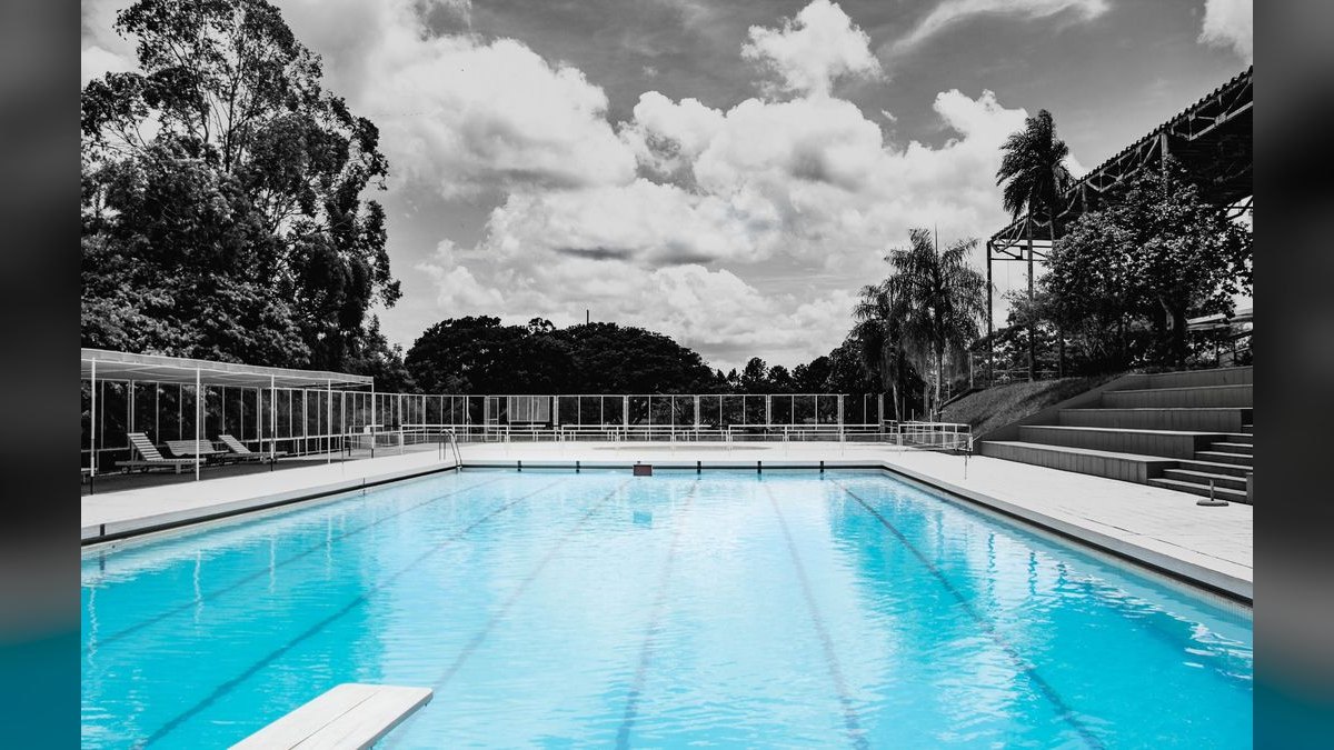 Should I open or buy a Pool Scouts franchise in 2027?