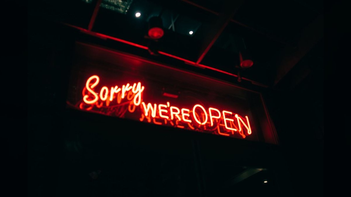 Should I open or buy a Broken Yolk Cafe franchise in 2027 — figure 1