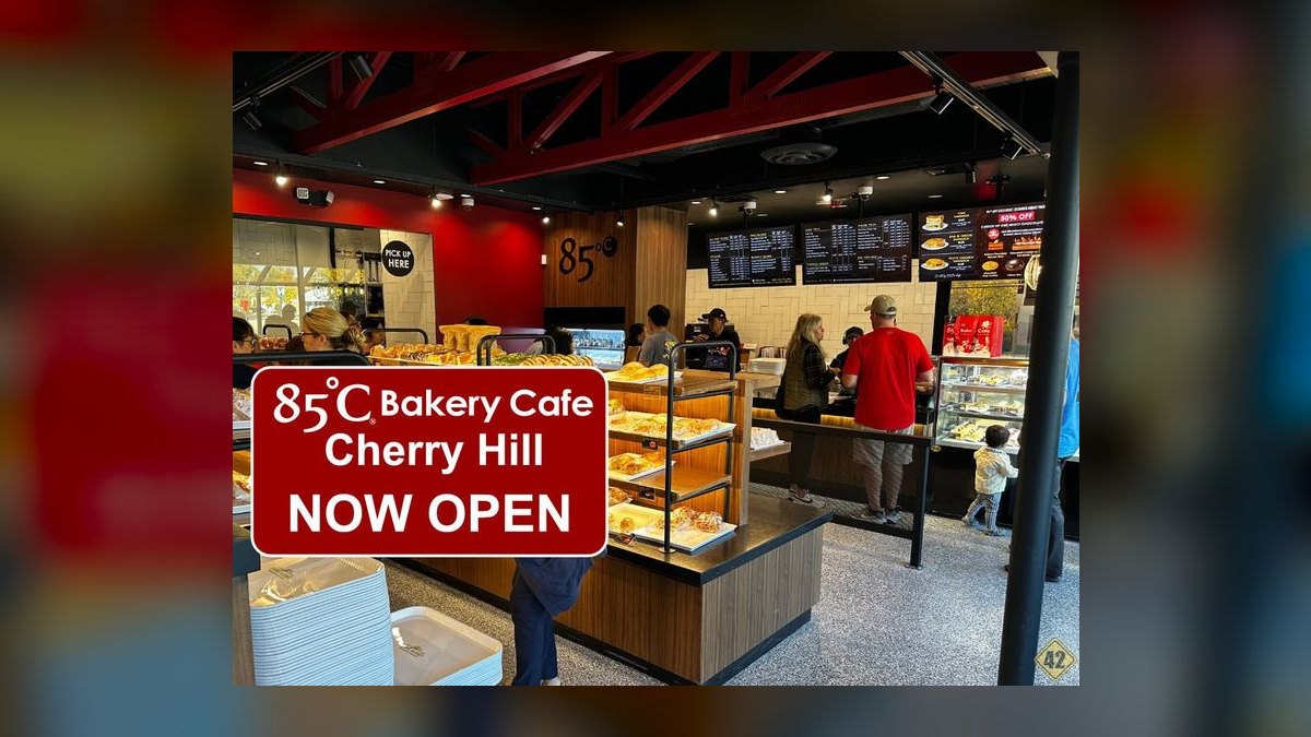 Should I open or buy a 85C Bakery Cafe franchise in 2027 — figure 1