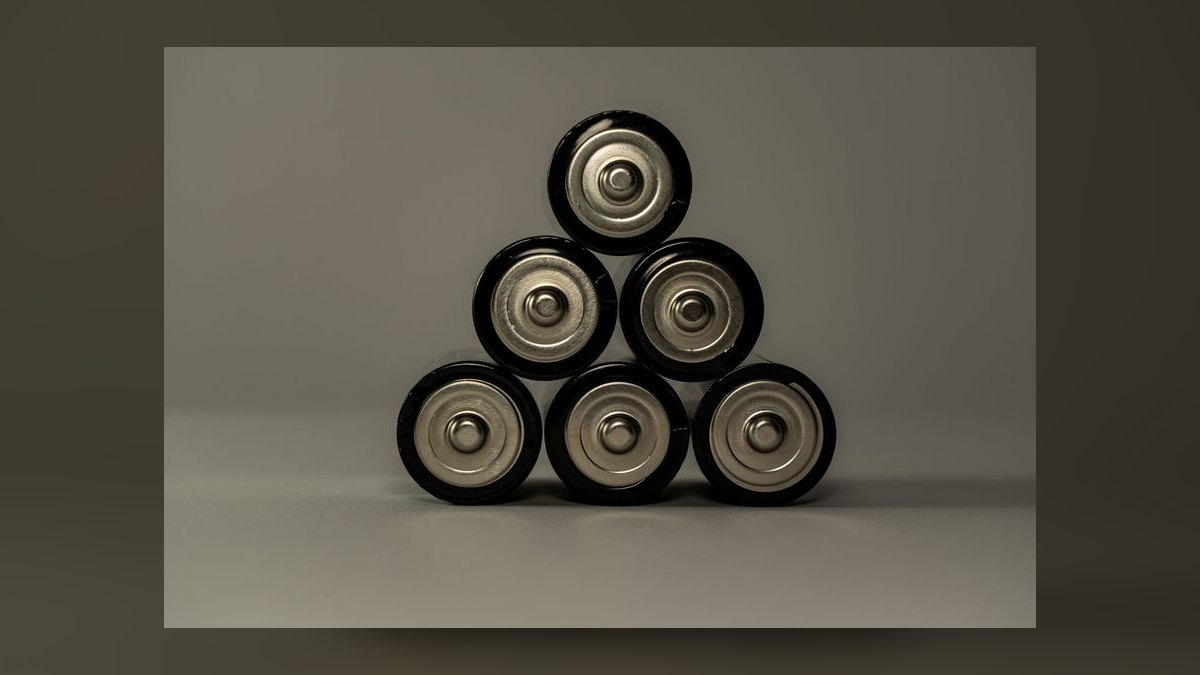 Should I open or buy a Batteries Plus Bulbs franchise in 2027 — figure 10