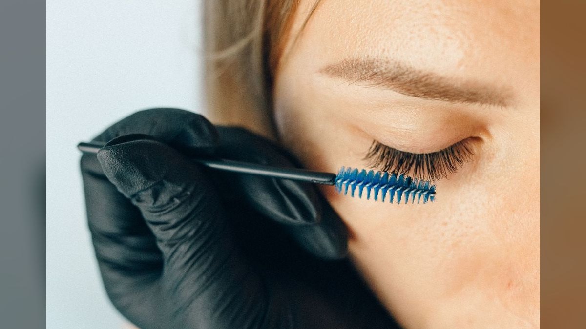 Should I open or buy a The Lash Lounge franchise in 2027 — figure 4