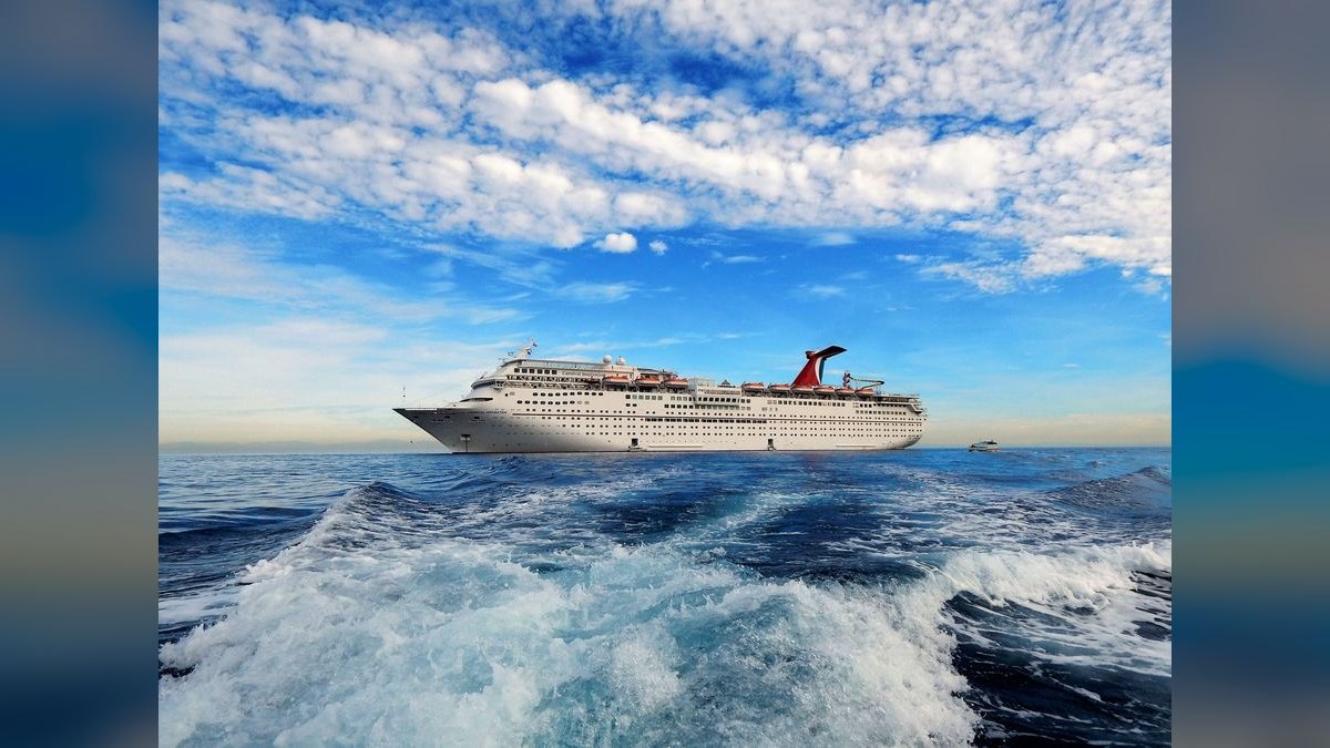 Should I open or buy a Cruise Holidays franchise in 2027 — figure 5
