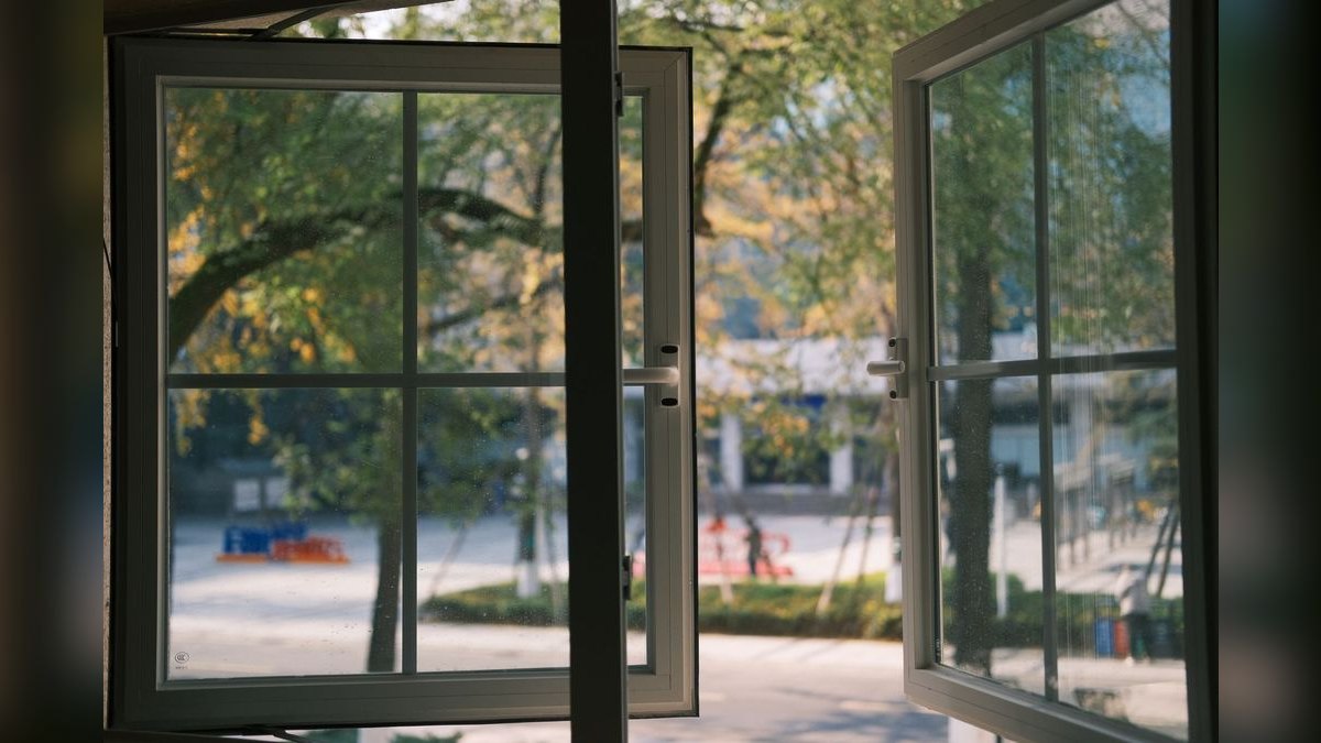 Should I open or buy an Outdoor Lighting Perspectives franchise in 2027 — figure 3