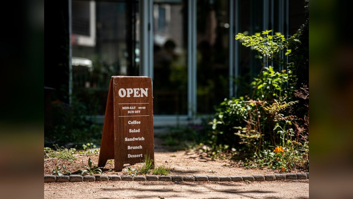 Should I open or buy an Outdoor Lighting Perspectives franchise in 2027 — figure 4