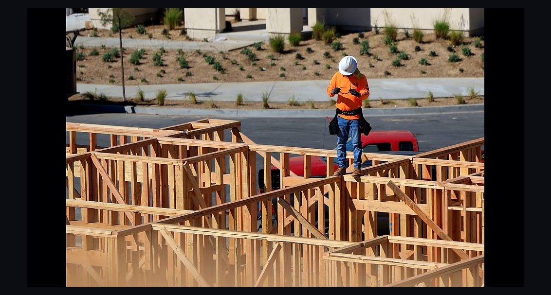 What Service Fees Should a General Contractor Charge in 2027?