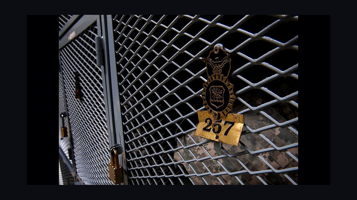 How Many Employees Should I Schedule Each Shift at My Escape Room in 2026?