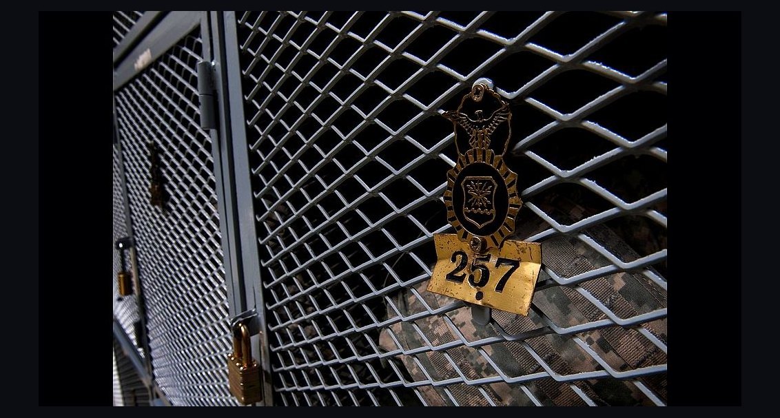How Many Employees Should I Schedule Each Shift at My Escape Room in 2026?