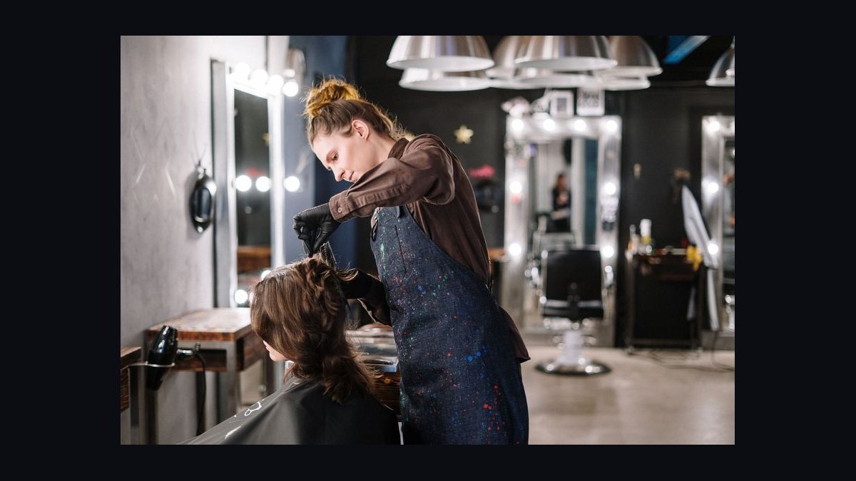 How Many Stylists Should I Schedule Each Day at My Hair Salon — figure 2