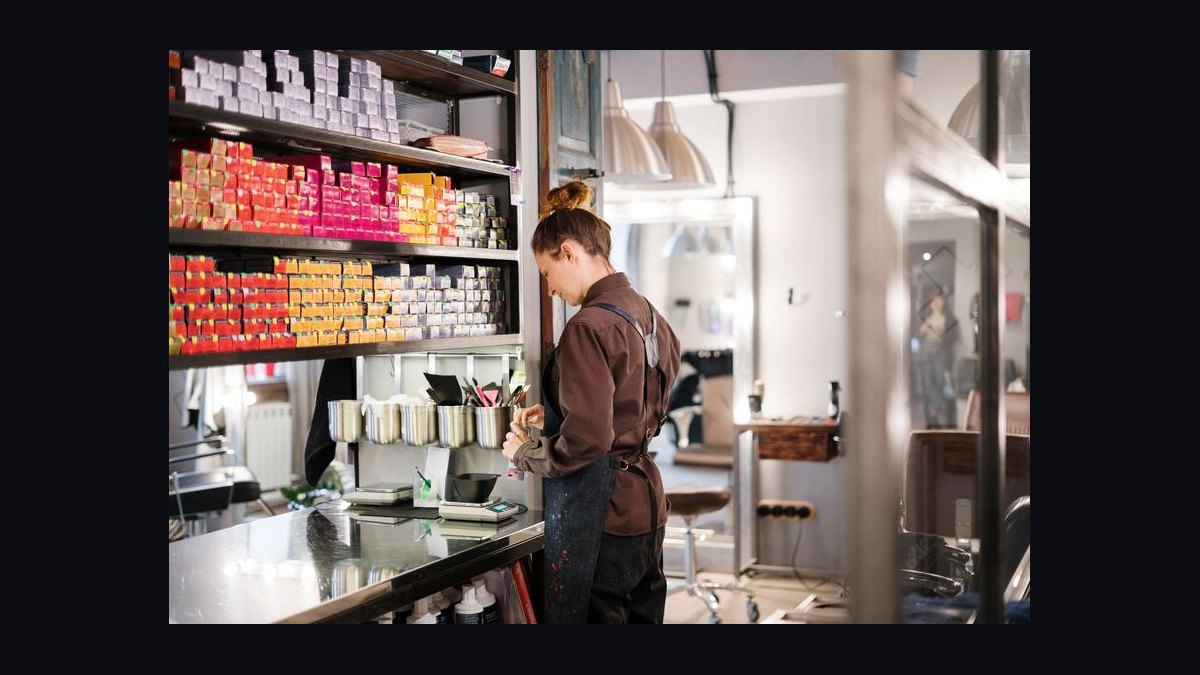 How Many Stylists Should I Schedule Each Day at My Hair Salon — figure 6