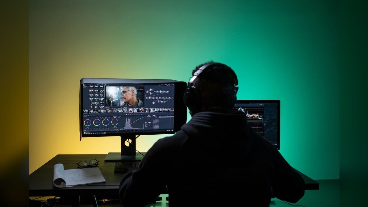 Top 10 OLED Monitors for Color-Critical Sales Decks in 2027 — figure 1