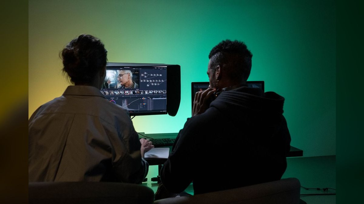 Top 10 OLED Monitors for Color-Critical Sales Decks in 2027 — figure 4