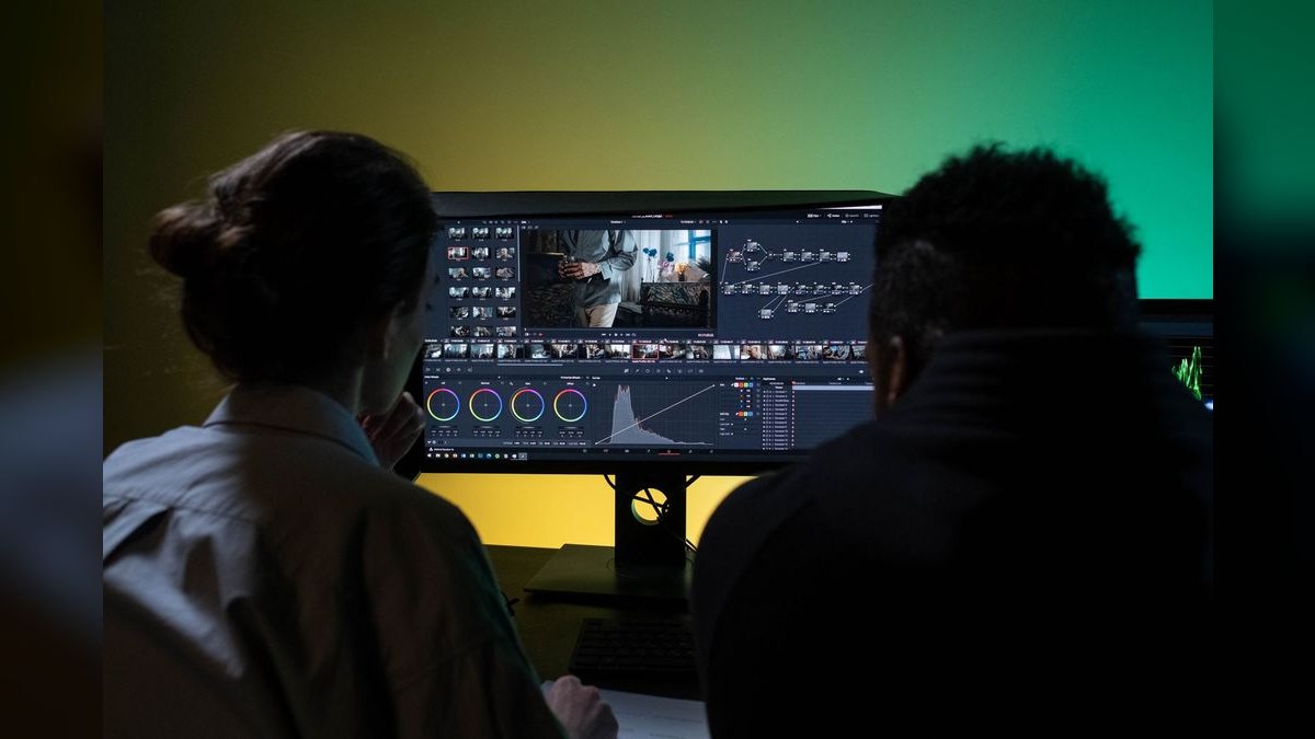 Top 10 OLED Monitors for Color-Critical Sales Decks in 2027 — figure 5