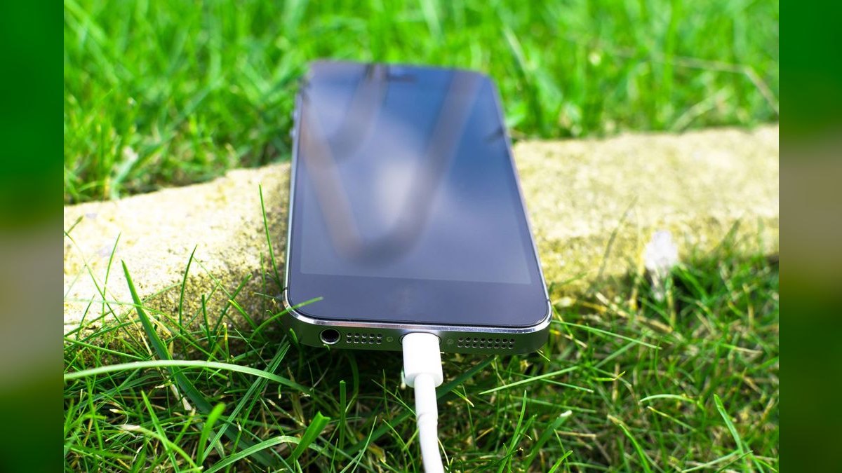 Top 10 Phone Solar Chargers in 2027 — Best Overall + Best Value — figure 3