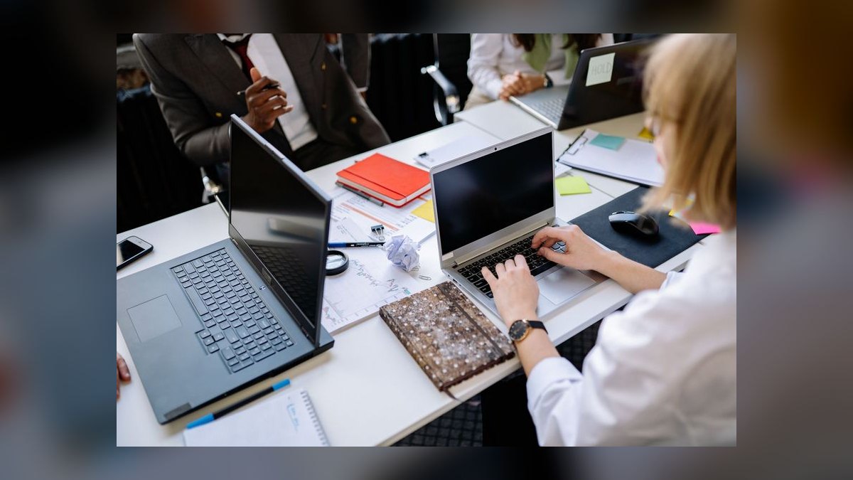 Best Business Laptops for Sales Reps in 2027: Top 10 Ranked — figure 8