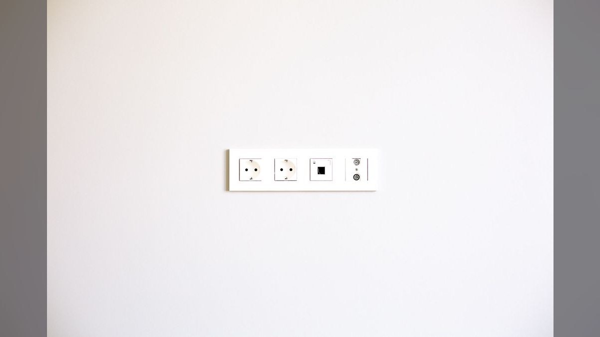 Top 10 Outlet Testers in 2027 — Best Overall + Best Value — figure 1
