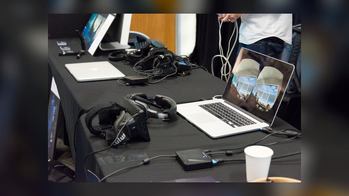 What are the cost differences between noise-cancelling earbuds and headphones in 2027 — figure 6