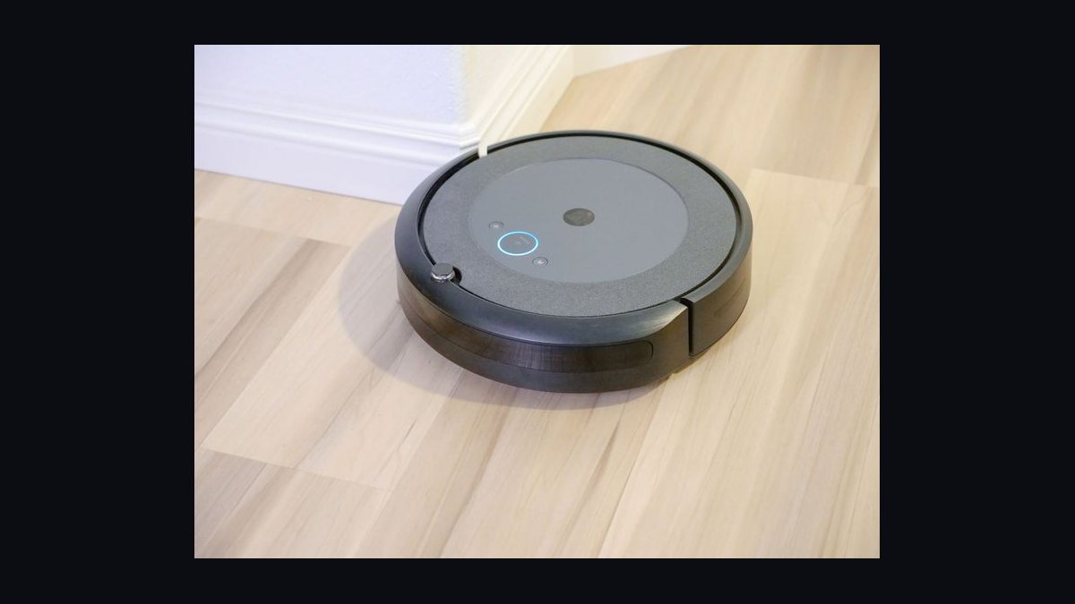How long does a robot vacuum battery typically last before it needs replacing in 2027 — figure 10
