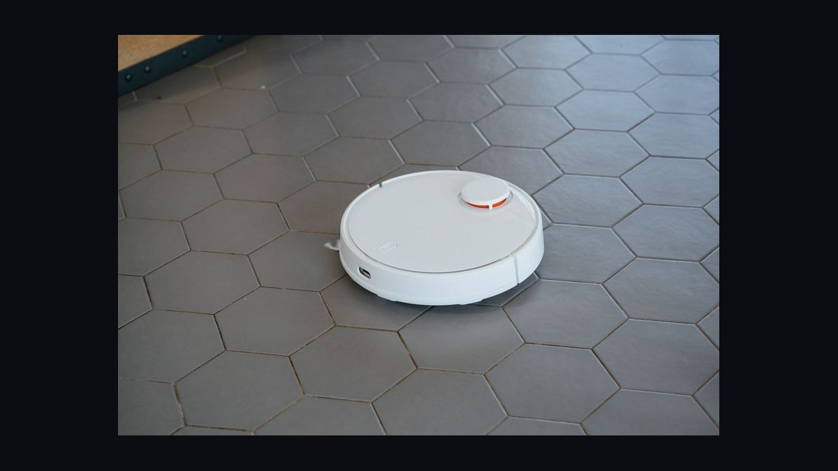 How long does a robot vacuum battery typically last before it needs replacing in 2027?