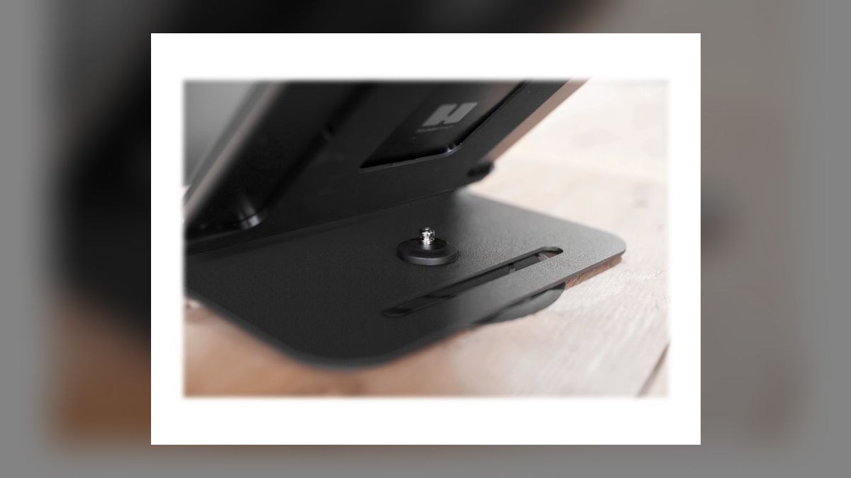 How much does it cost to replace the battery in a wireless earbud case in 2027?