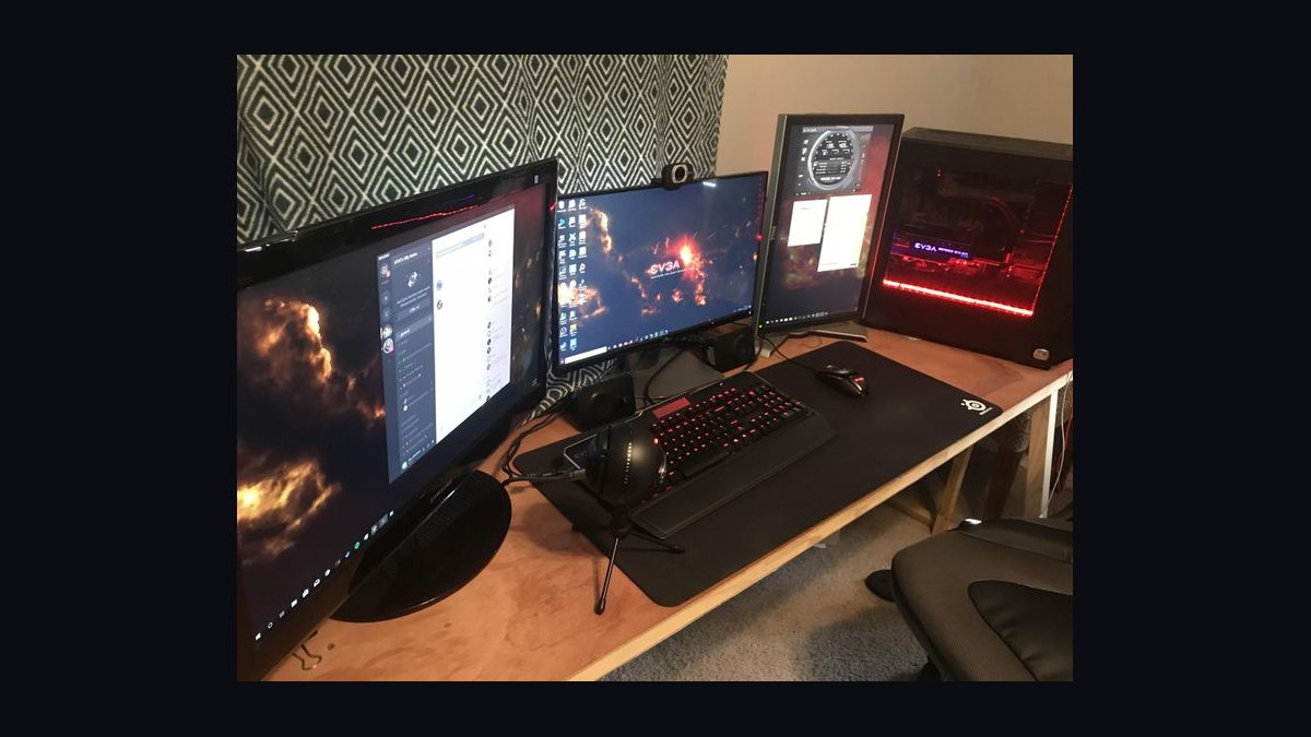 What is the average cost of a home webcam setup for streaming in 2027?