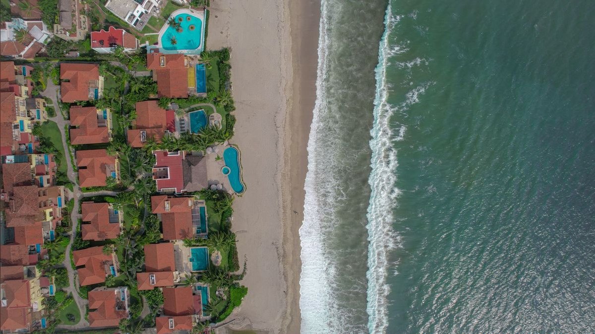 Top 10 Beachfront Communities to Buy In — figure 3