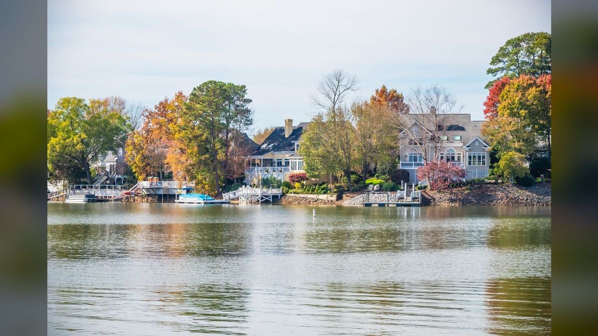 Top 10 Lake Communities to Buy a Home — figure 1