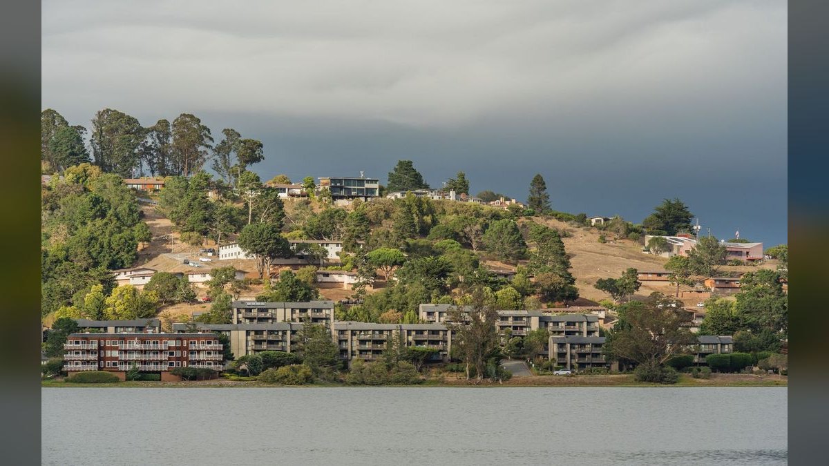 Top 10 Lake Communities to Buy a Home — figure 4