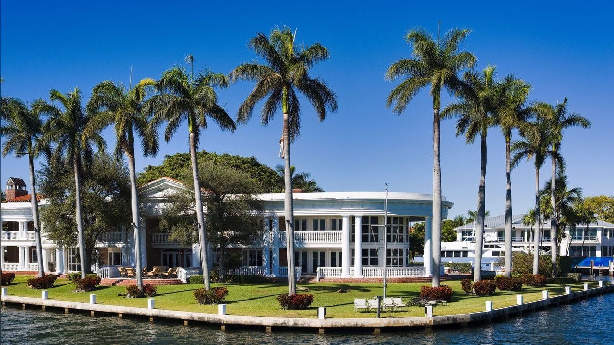 Top 10 Waterfront Communities in Florida — figure 3