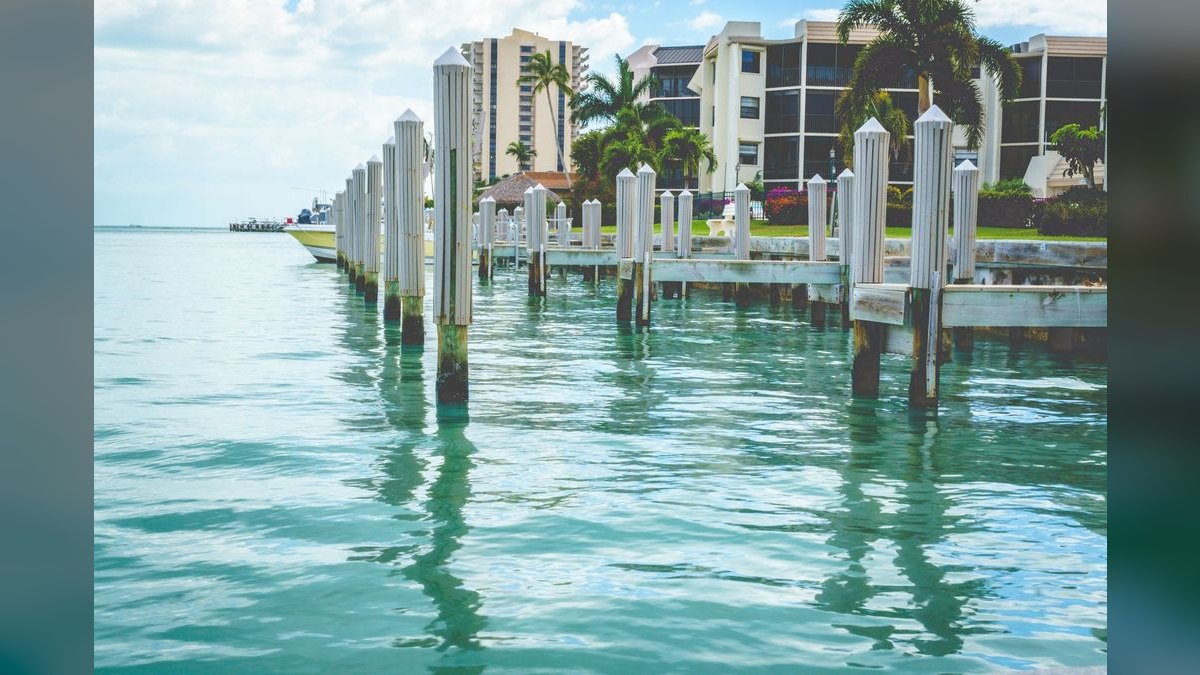 Top 10 Waterfront Communities in Florida — figure 5