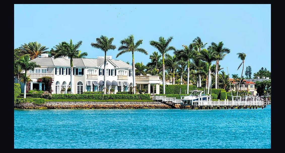 Top 10 Luxury Neighborhoods in Naples Florida in 2027