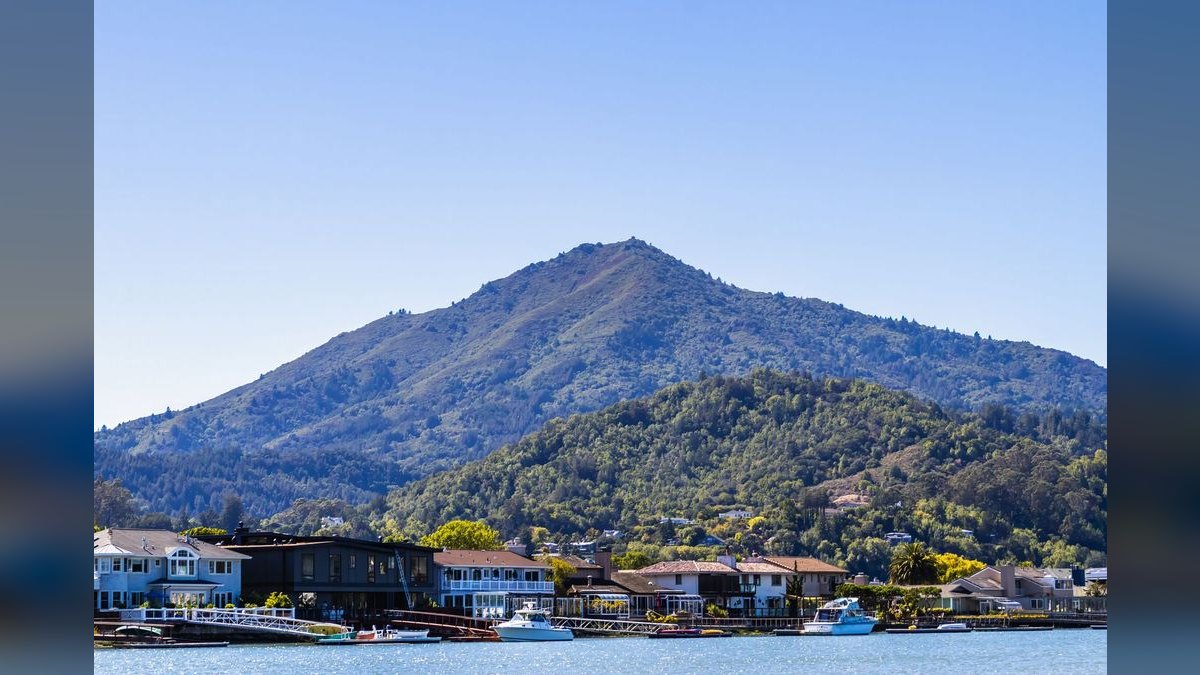 Top 10 Waterfront Communities in California — figure 1