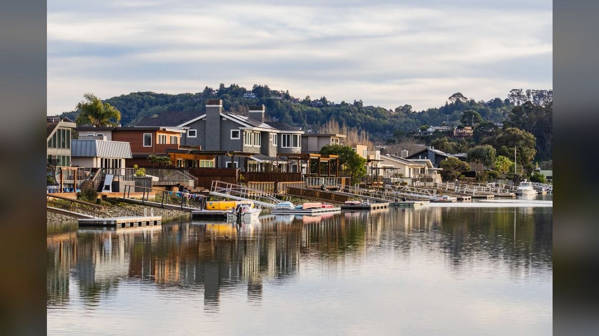 Top 10 Waterfront Communities in California — figure 4