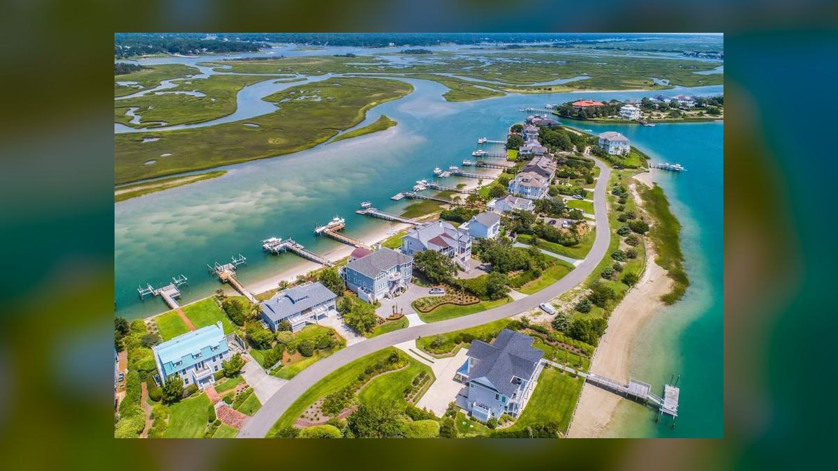 Top 10 Waterfront Communities in North Carolina in 2027