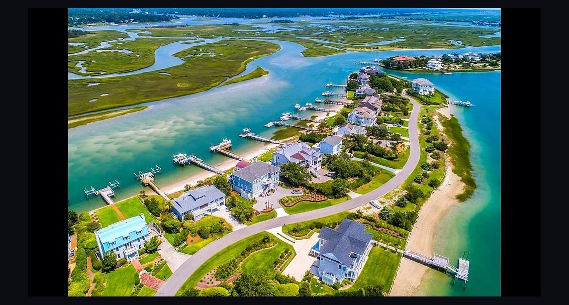 Top 10 Waterfront Communities in North Carolina in 2027